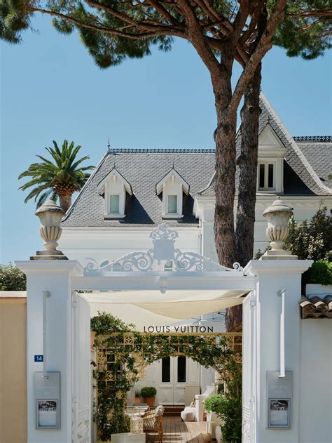 louis vuitton beach club st tropez|Louis Vuitton new restaurant.